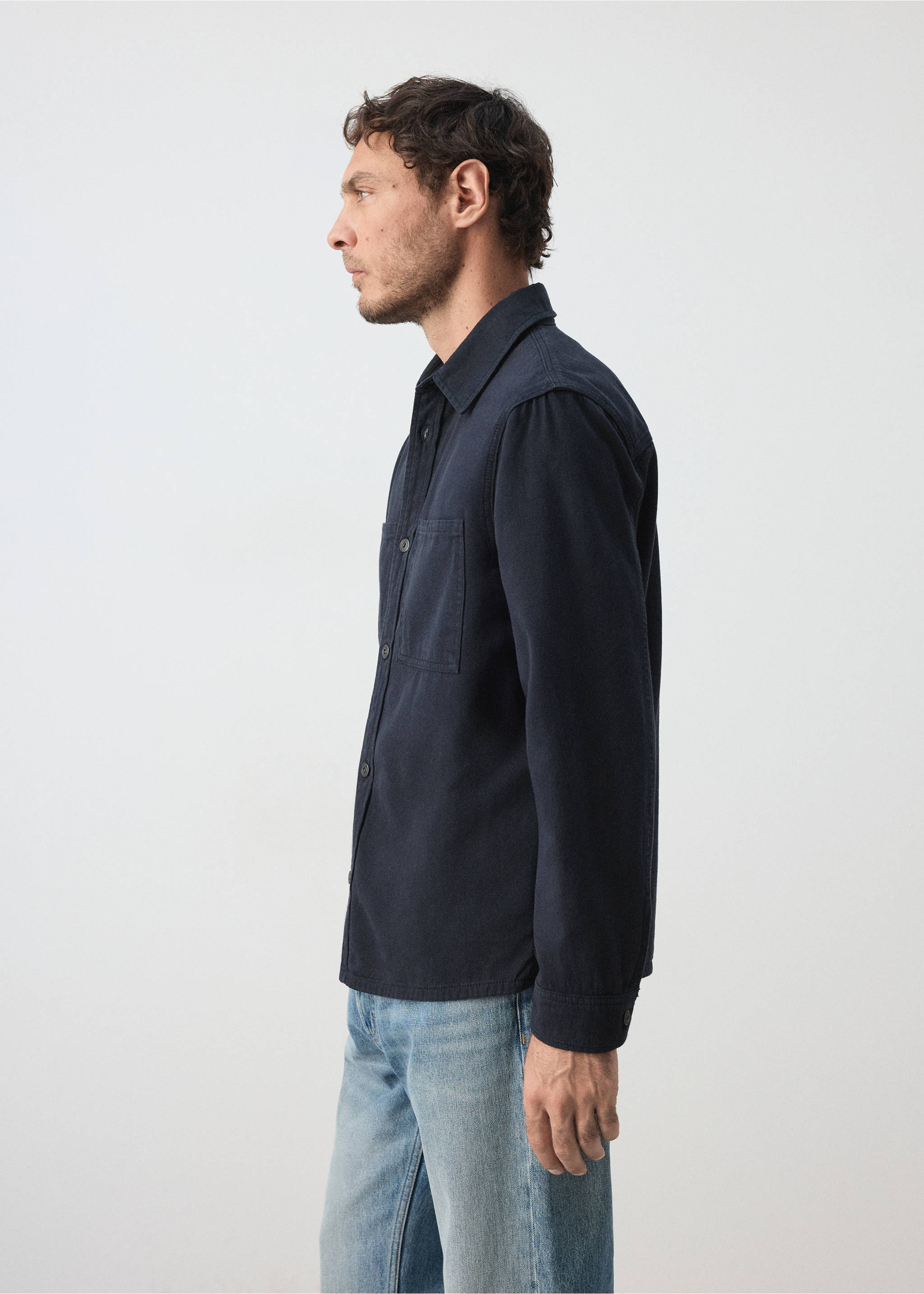Denim overshirt pockets - Details of the article 2, Navy. Ref: 37084404-00.