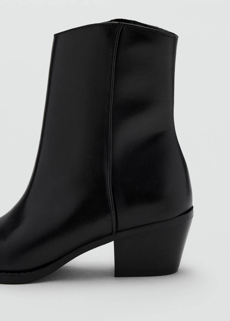 Leather ankle boots with block heel — Black