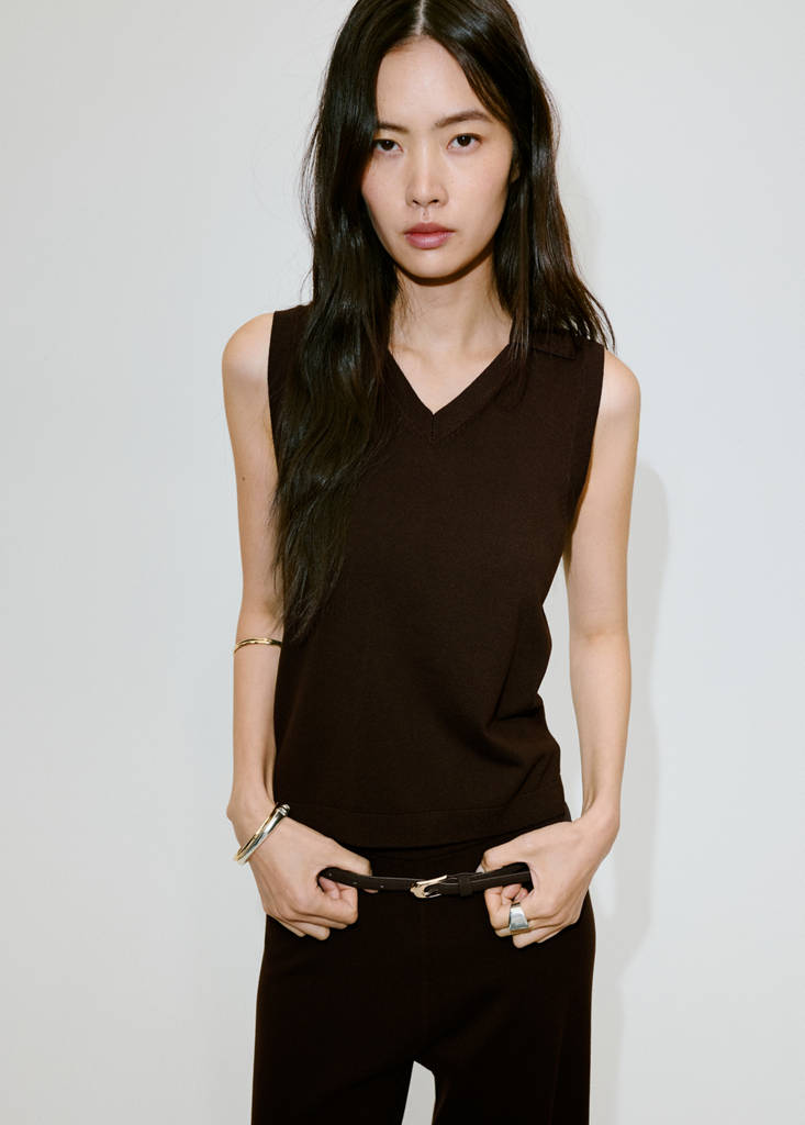V-neck knit top — Chocolate