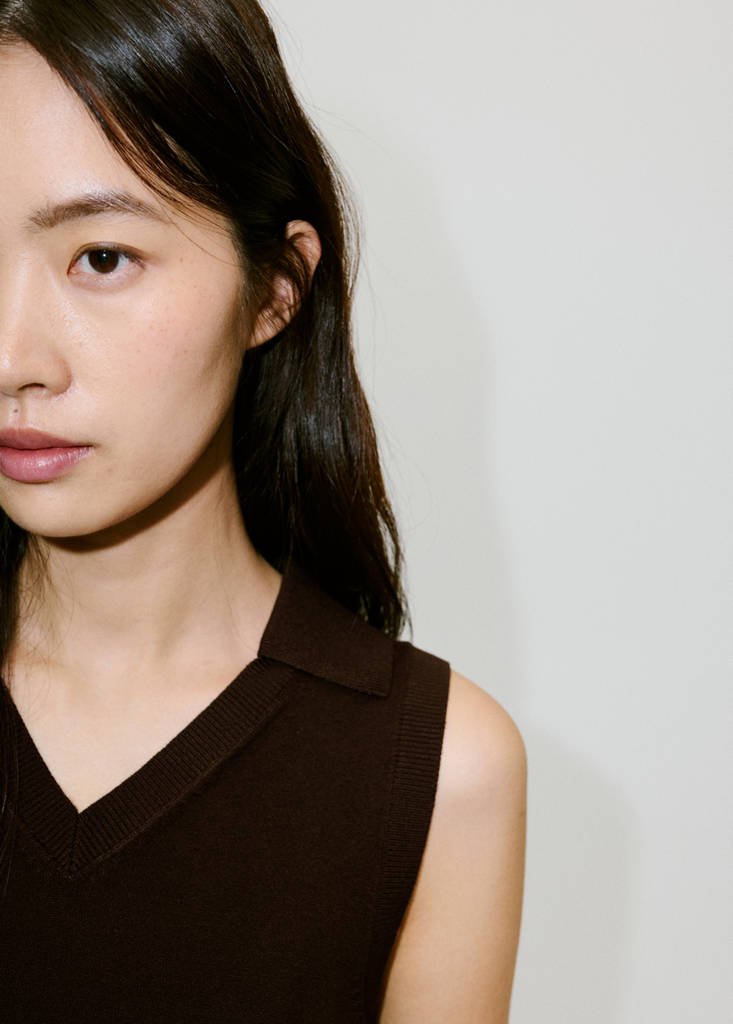 V-neck knit top — Chocolate