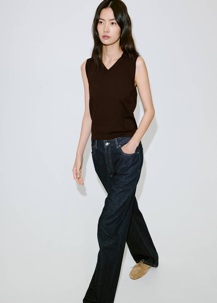V-neck knit top — Chocolate