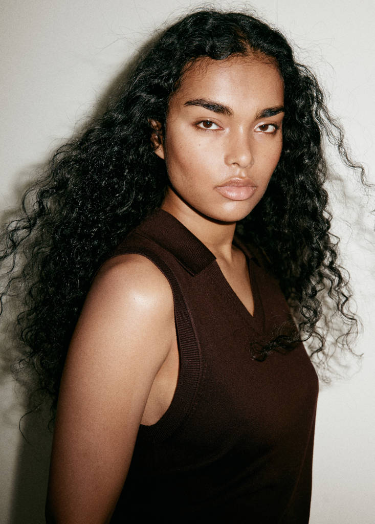 V-neck knit top — Chocolate