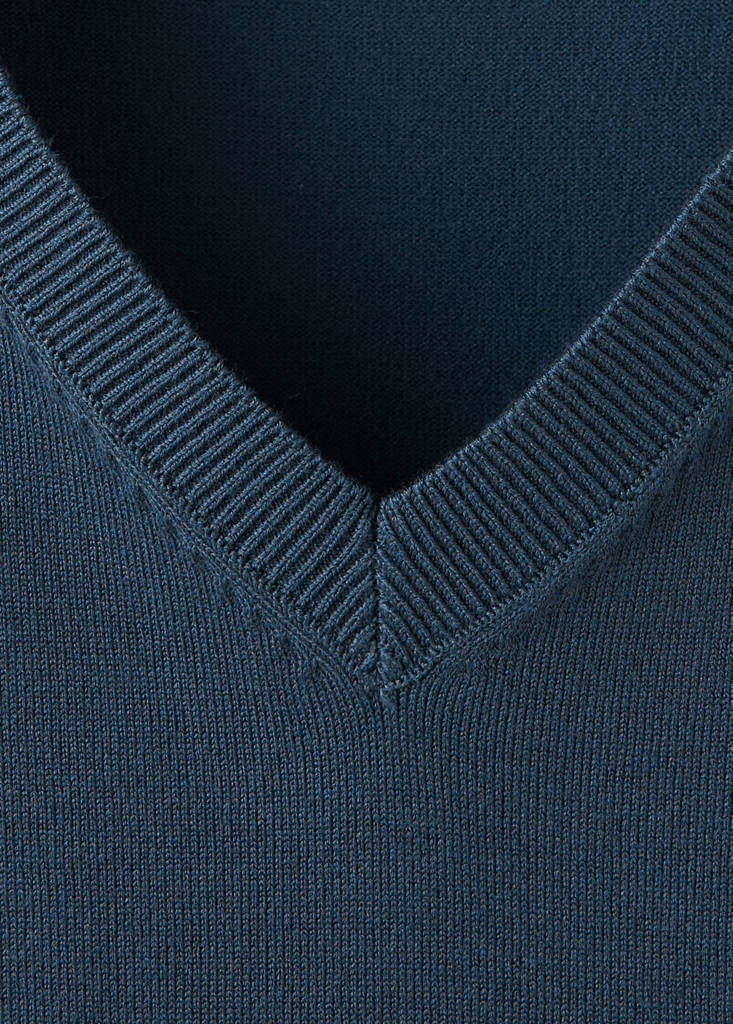 V-neck knit top — Medium Grey