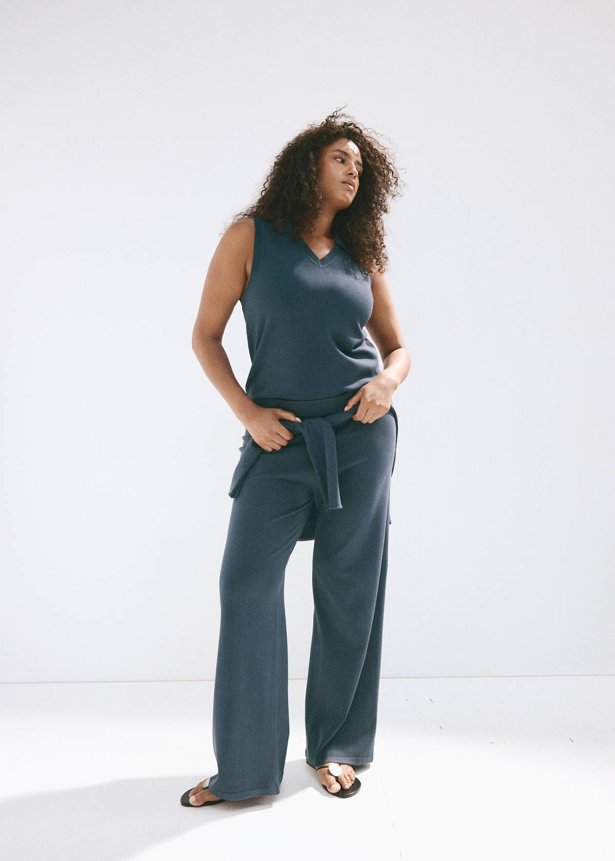 V-neck knit top — Medium Grey