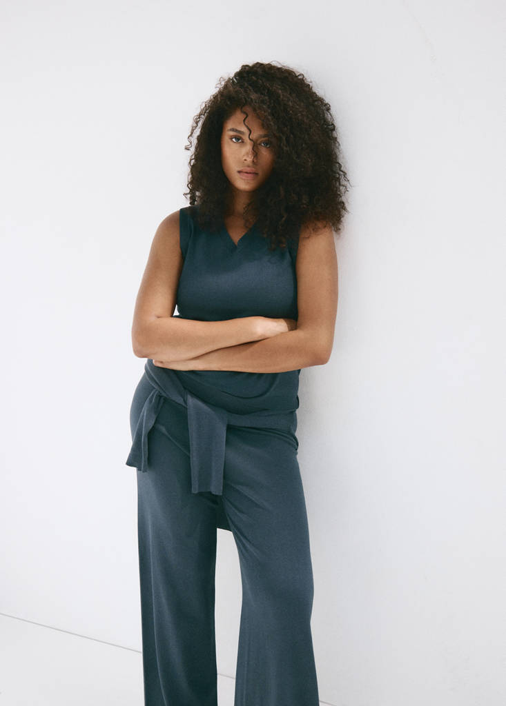 V-neck knit top — Medium Grey