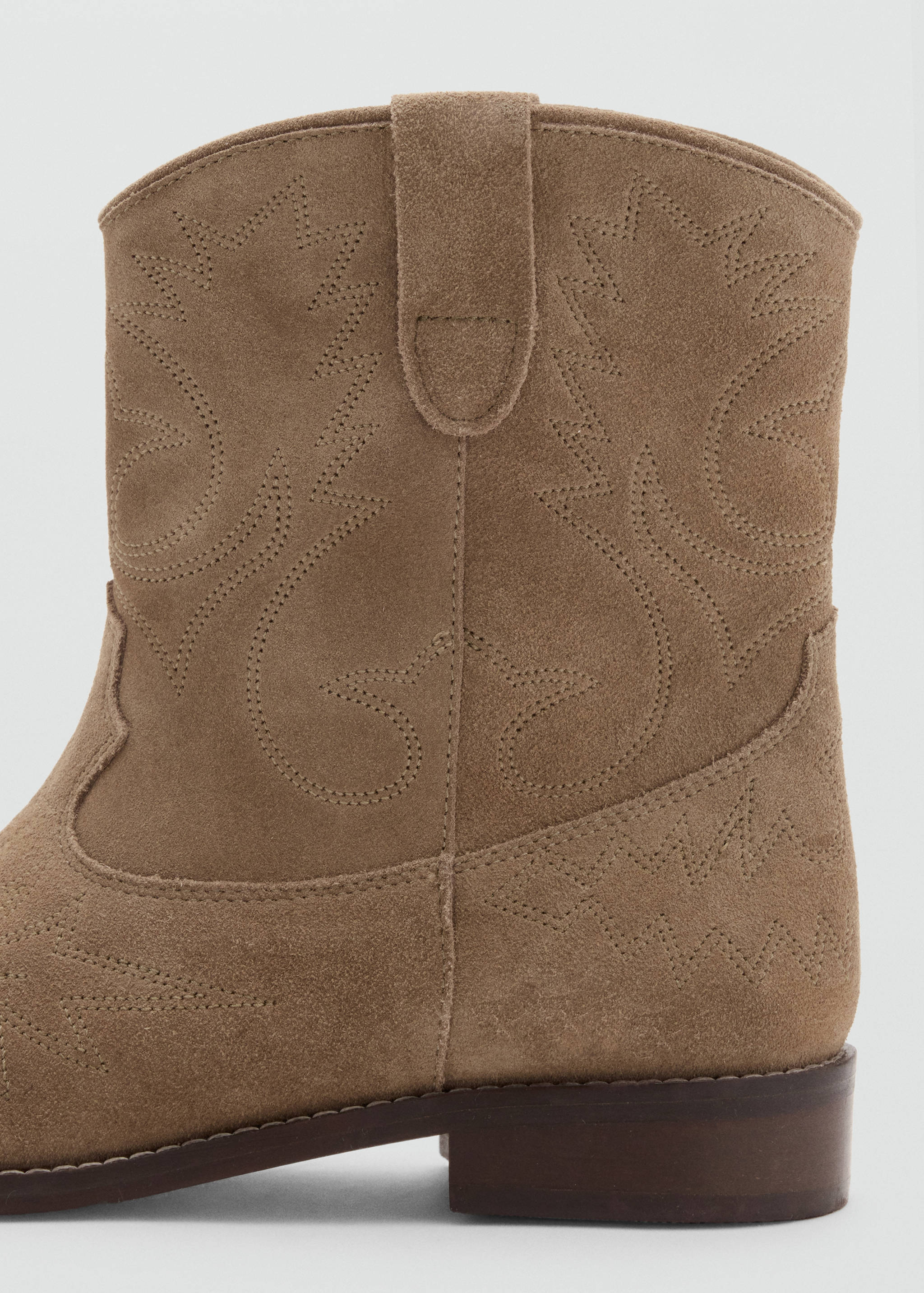 Suede leather ankle boots - Details of the article 1