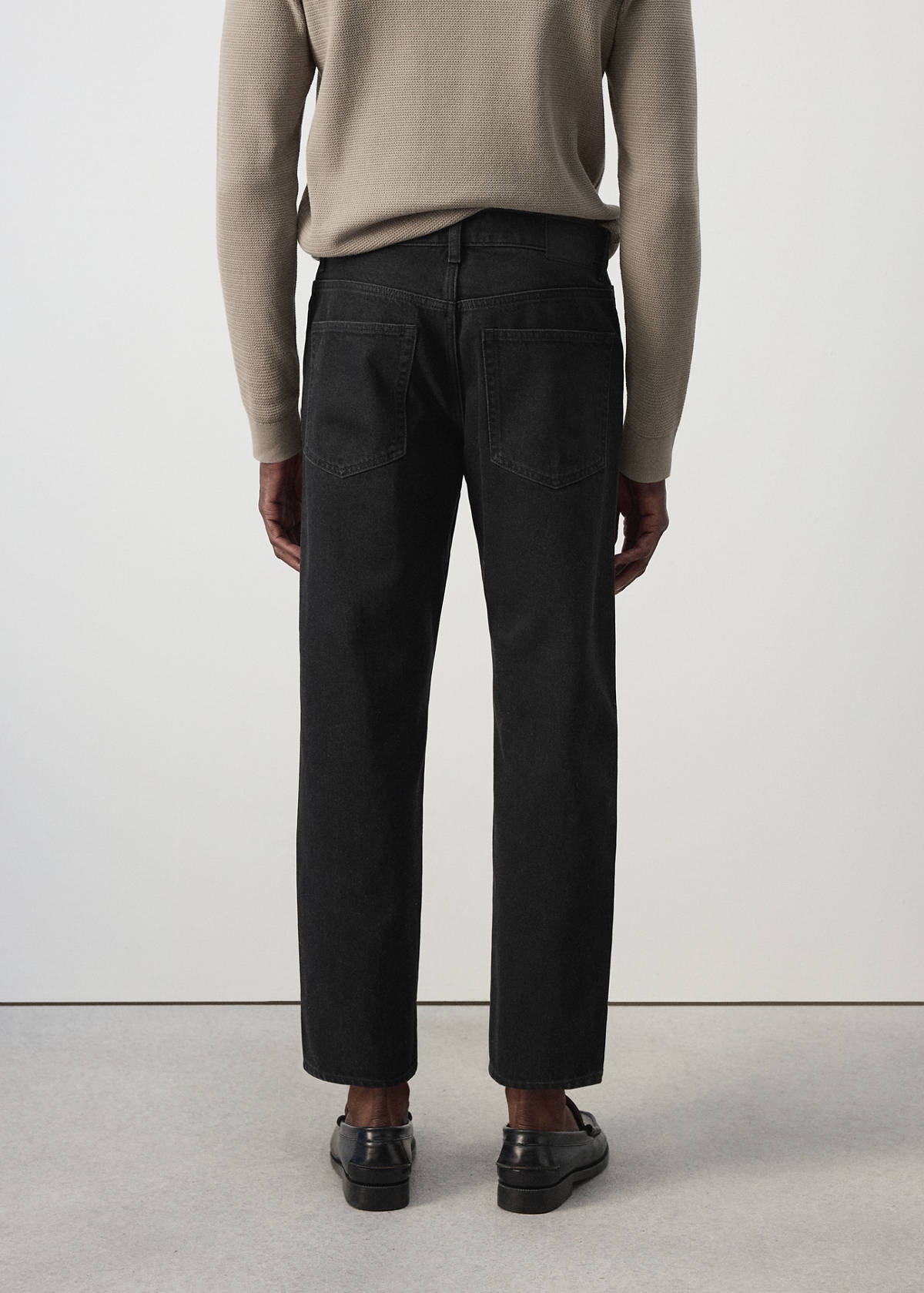 Sammy cropped carrot fit jeans — Black denim
