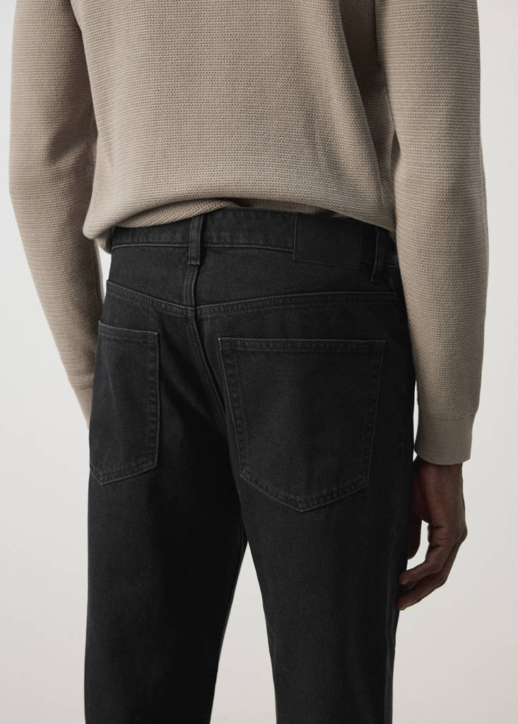 Sammy cropped carrot fit jeans — Black denim