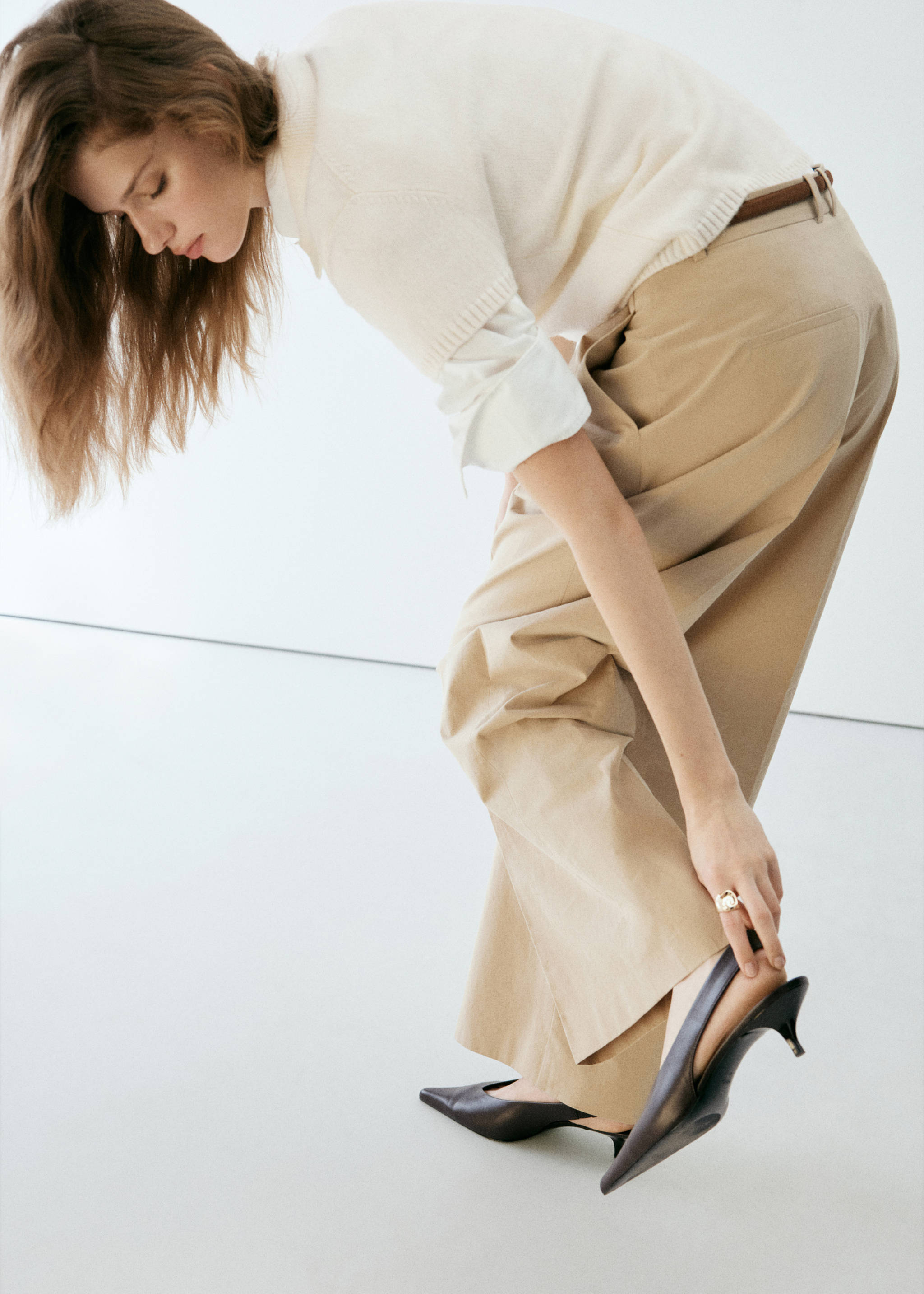 Kitten heel pointed toe shoe - General plane