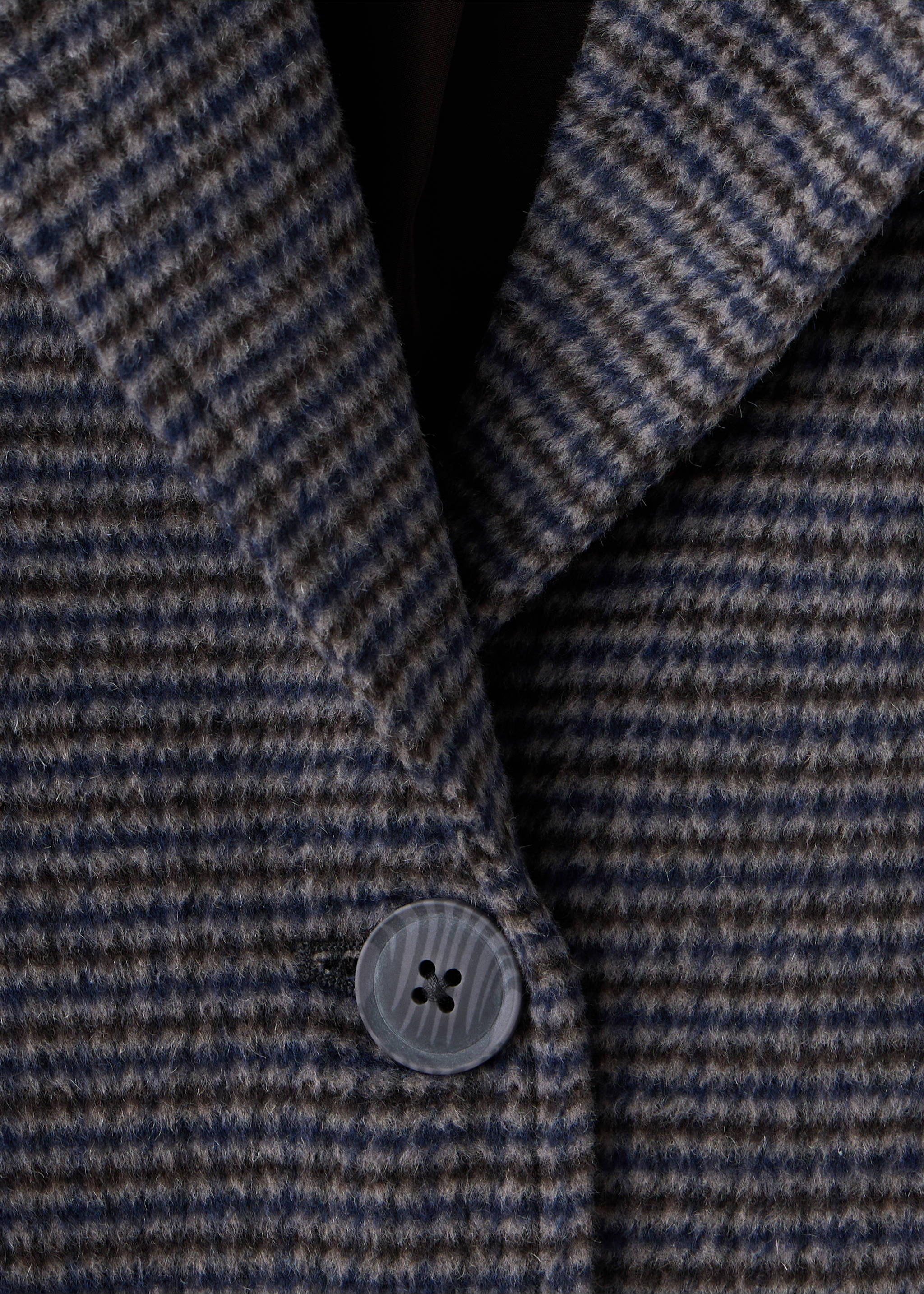 Long houndstooth coat - Details of the article 8, Chocolate. Ref: 37084431-00.