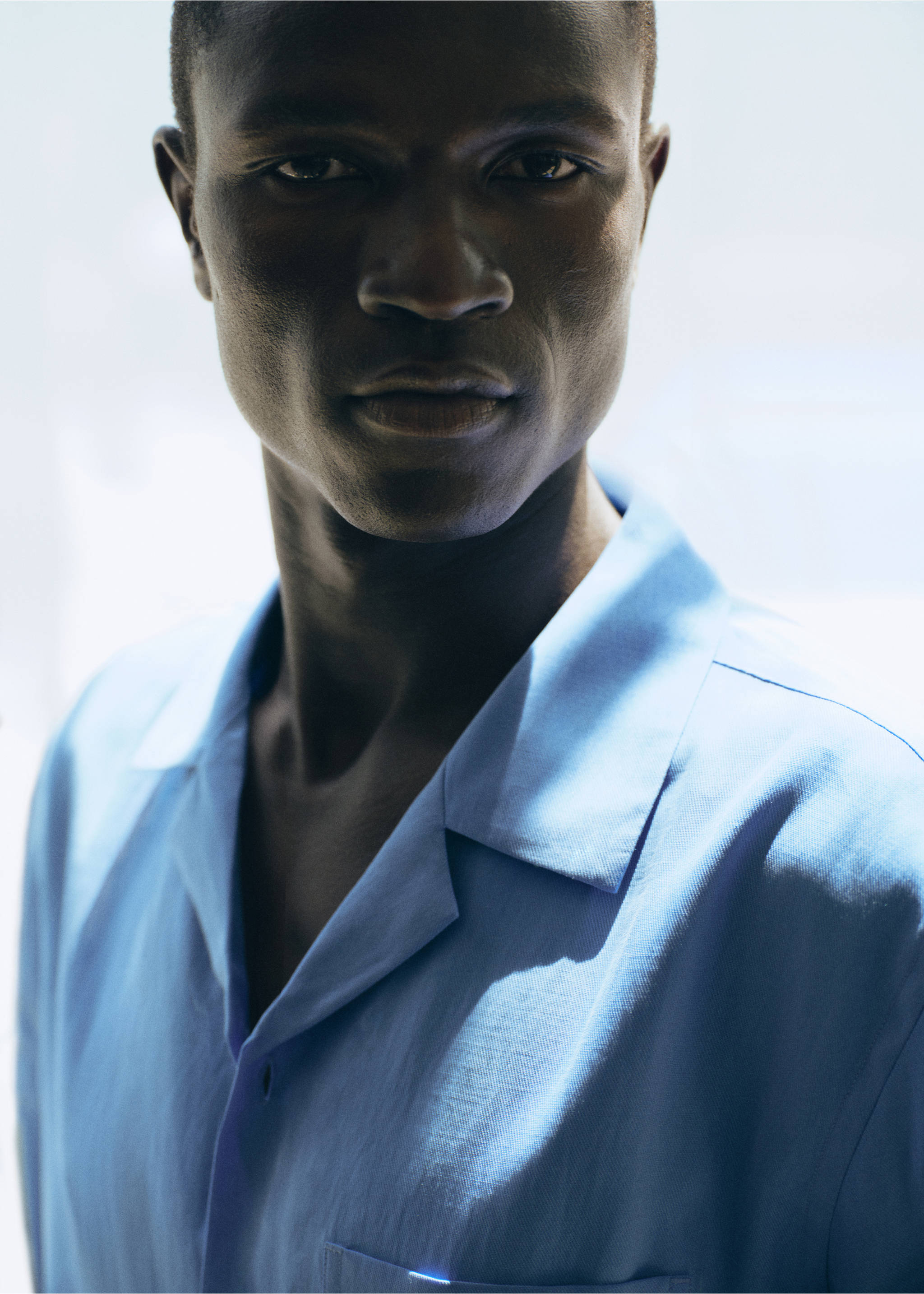 Chemise en mélange de modal avec poche - Détail de l'article 5, Bleu. Ref: 37084436-00.