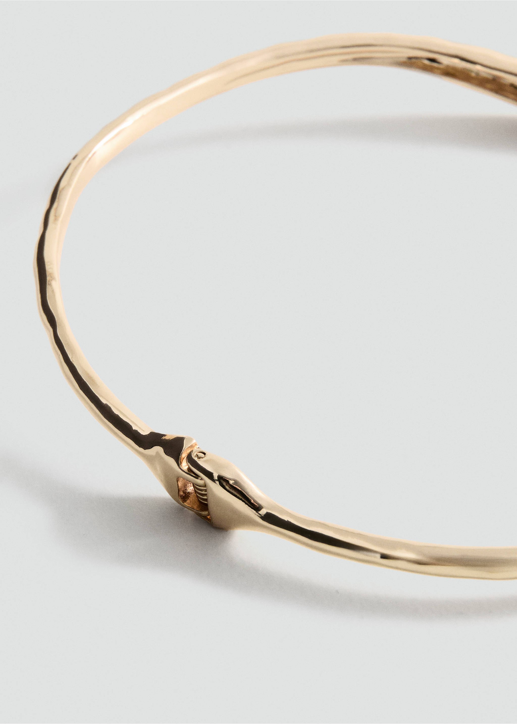 Rigid hook necklace - Details of the article 1, Gold. Ref: 37084447-00.