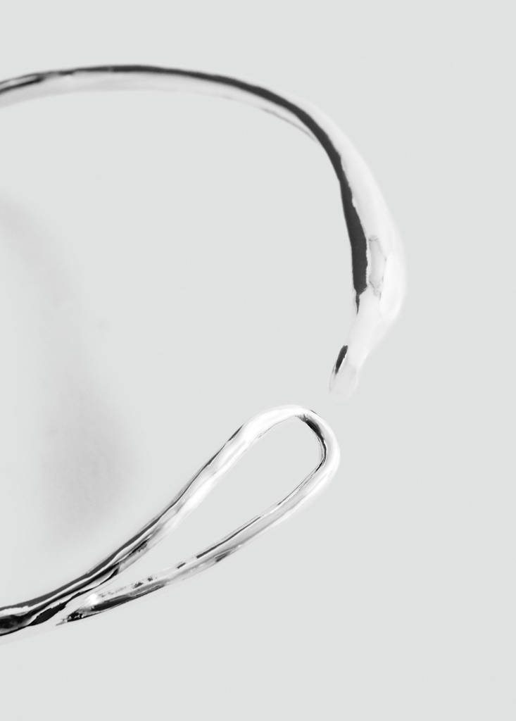 Rigid hook necklace — Silver