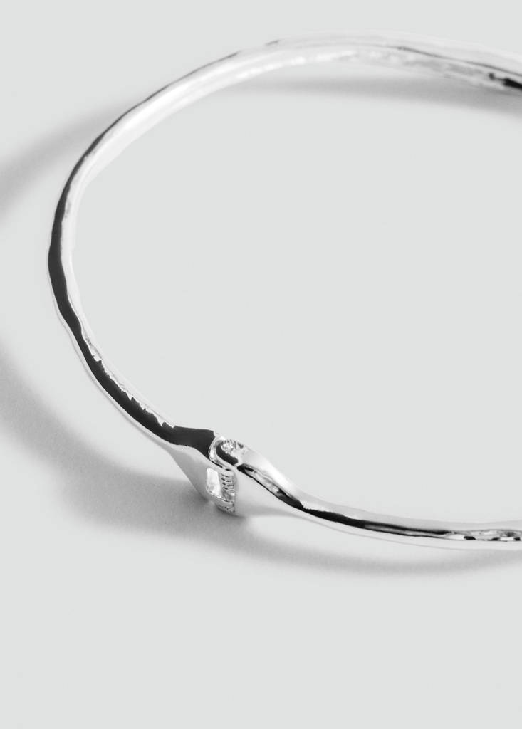 Rigid hook necklace — Silver
