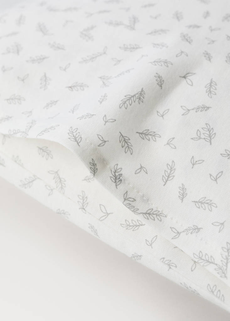 Floral print cotton cot pillowcase 30x50 cm — Ecru
