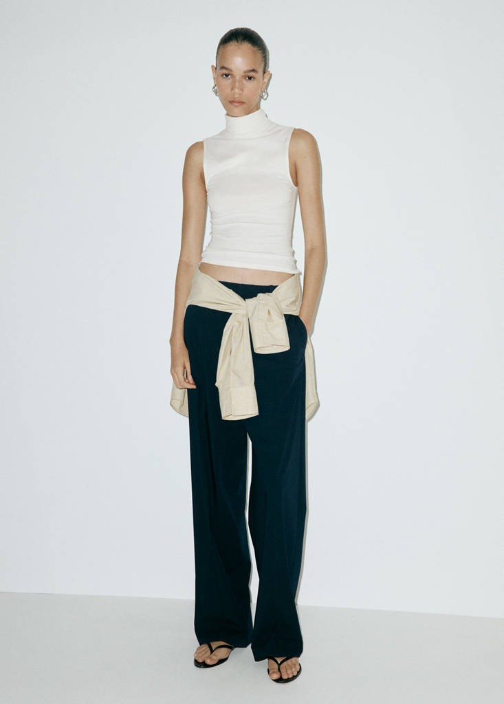 Sleeveless turtleneck top — Off White