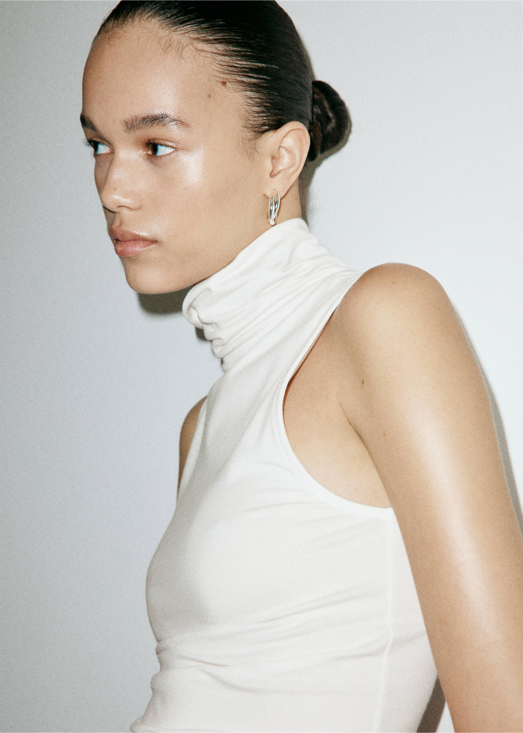 Sleeveless turtleneck top - Medium plane, Off White. Ref: 37084465-00.