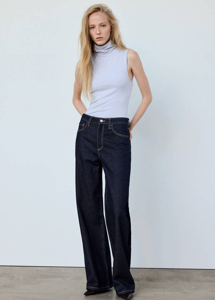 Sleeveless turtleneck top — Sky Blue