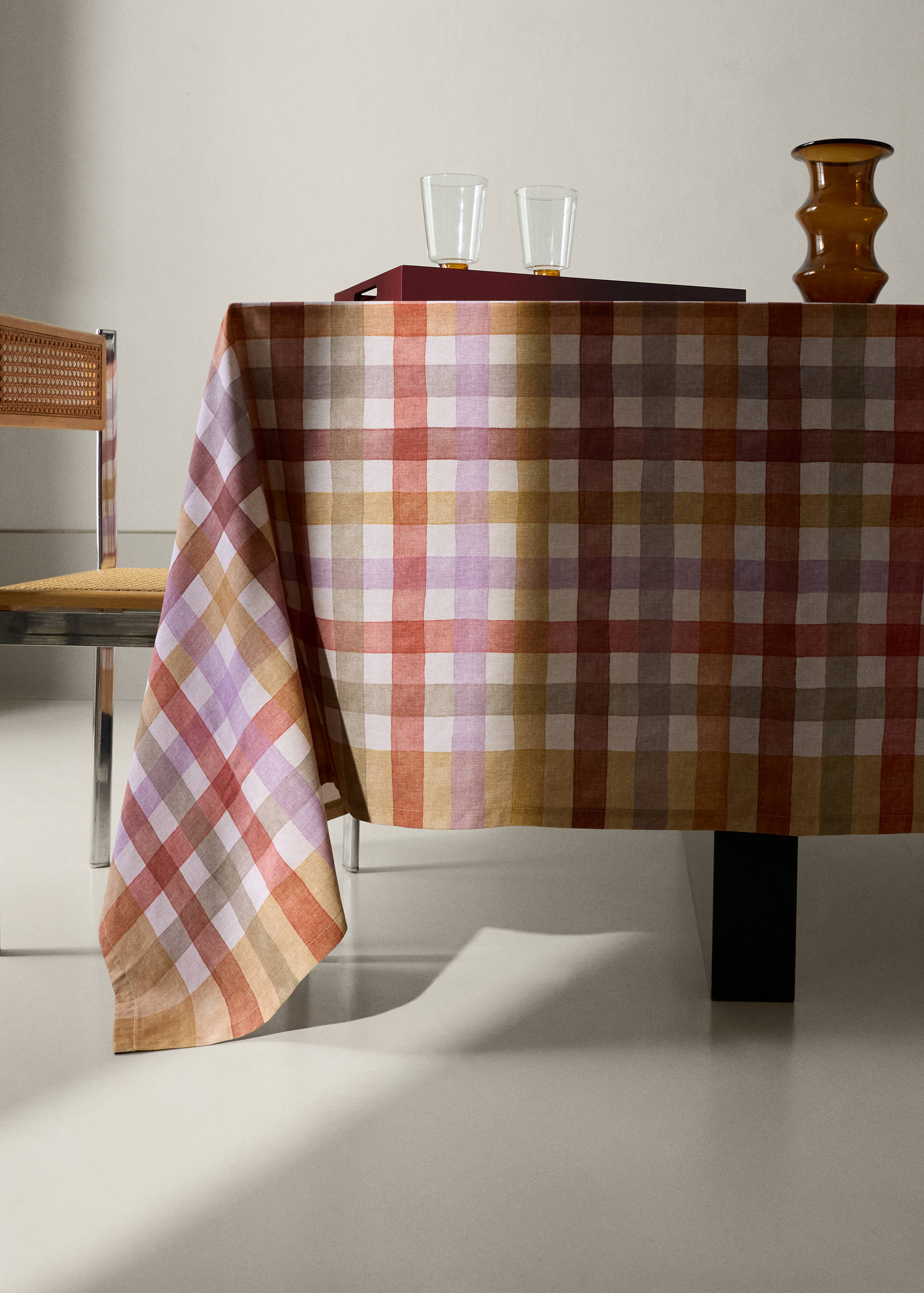 Cotton check tablecloth for 8 to 10 people - General plane