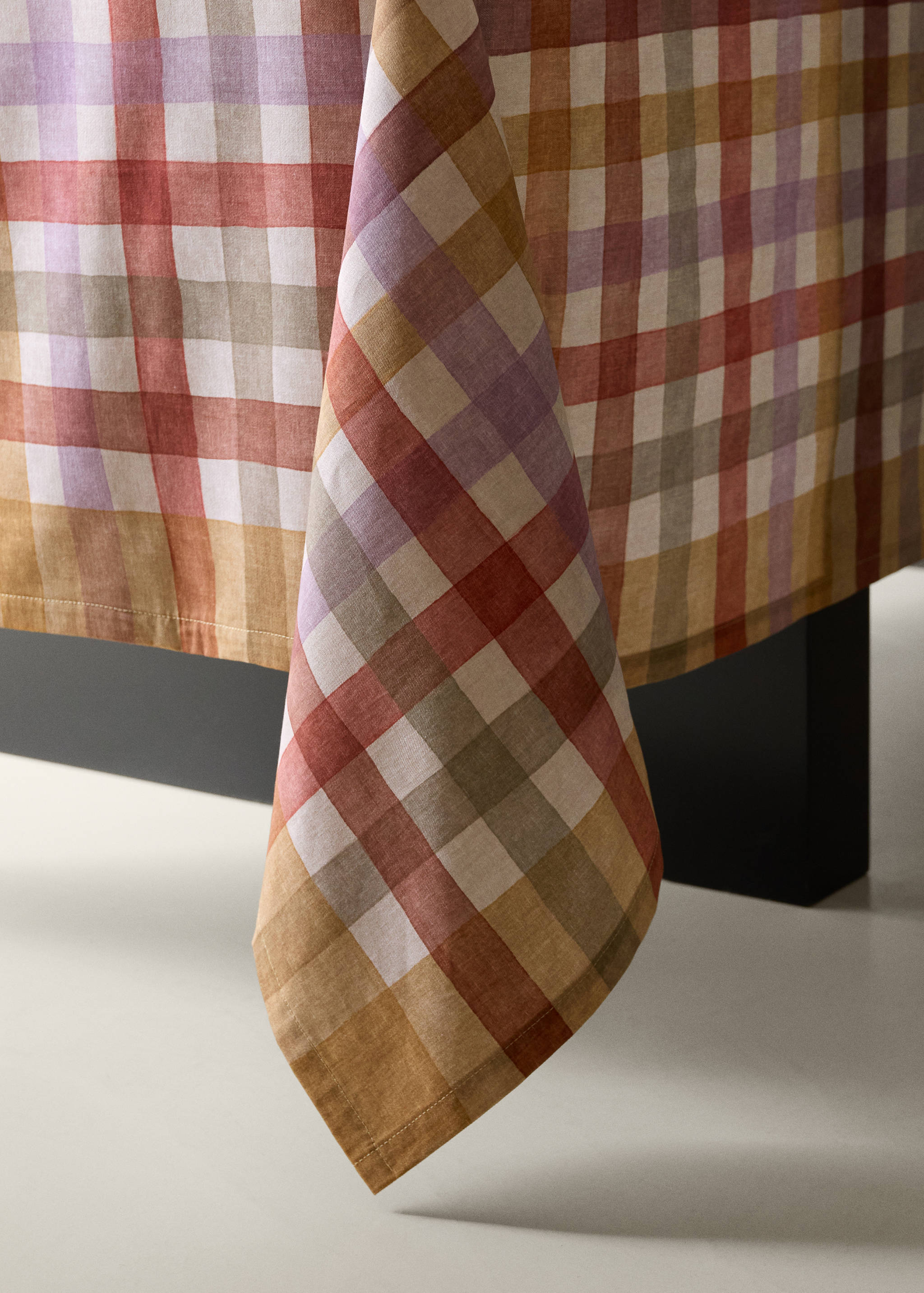 Cotton check tablecloth for 8 to 10 people - Details of the article 8