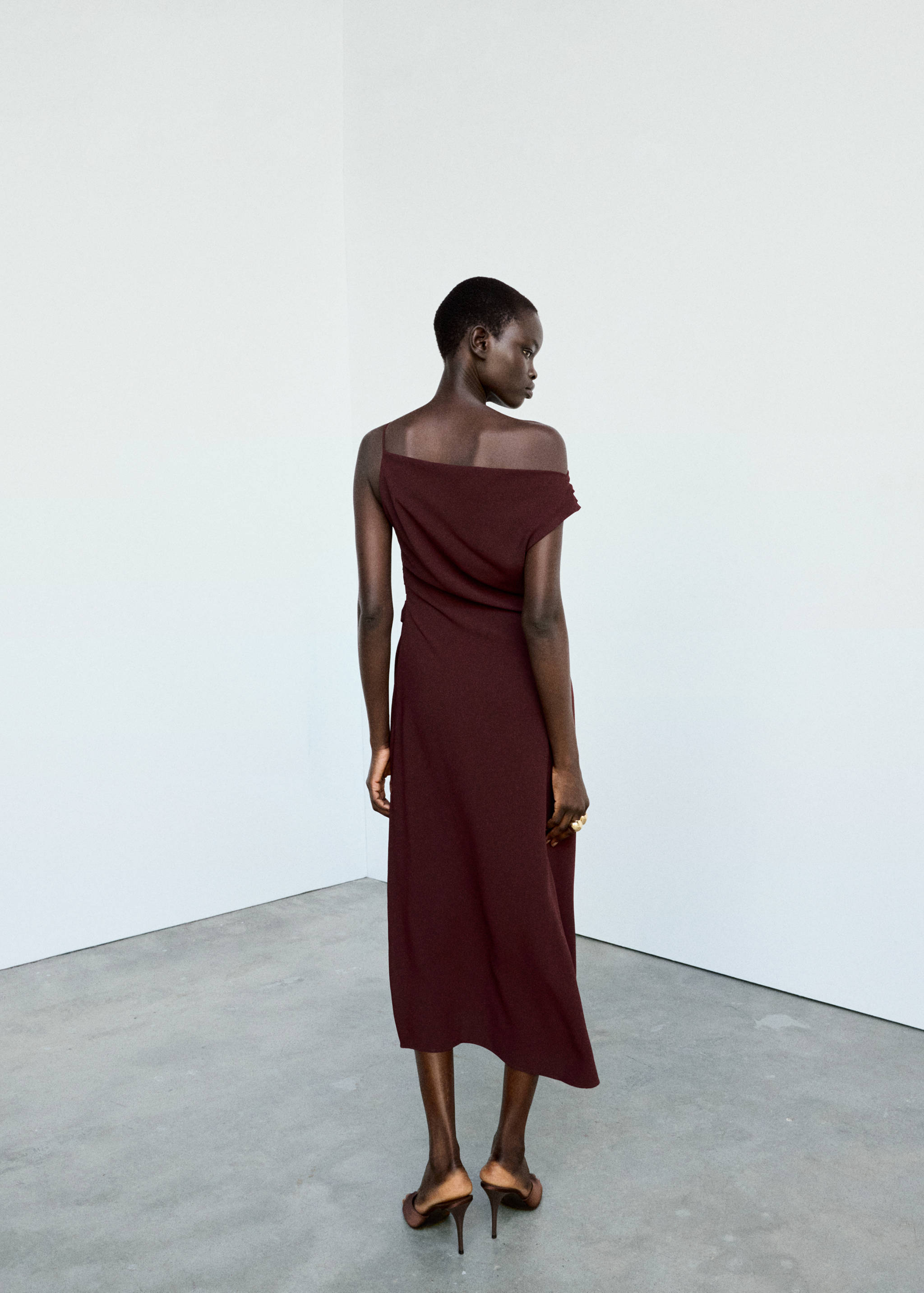 Asymmetric side ruched dress - Reverse of the article