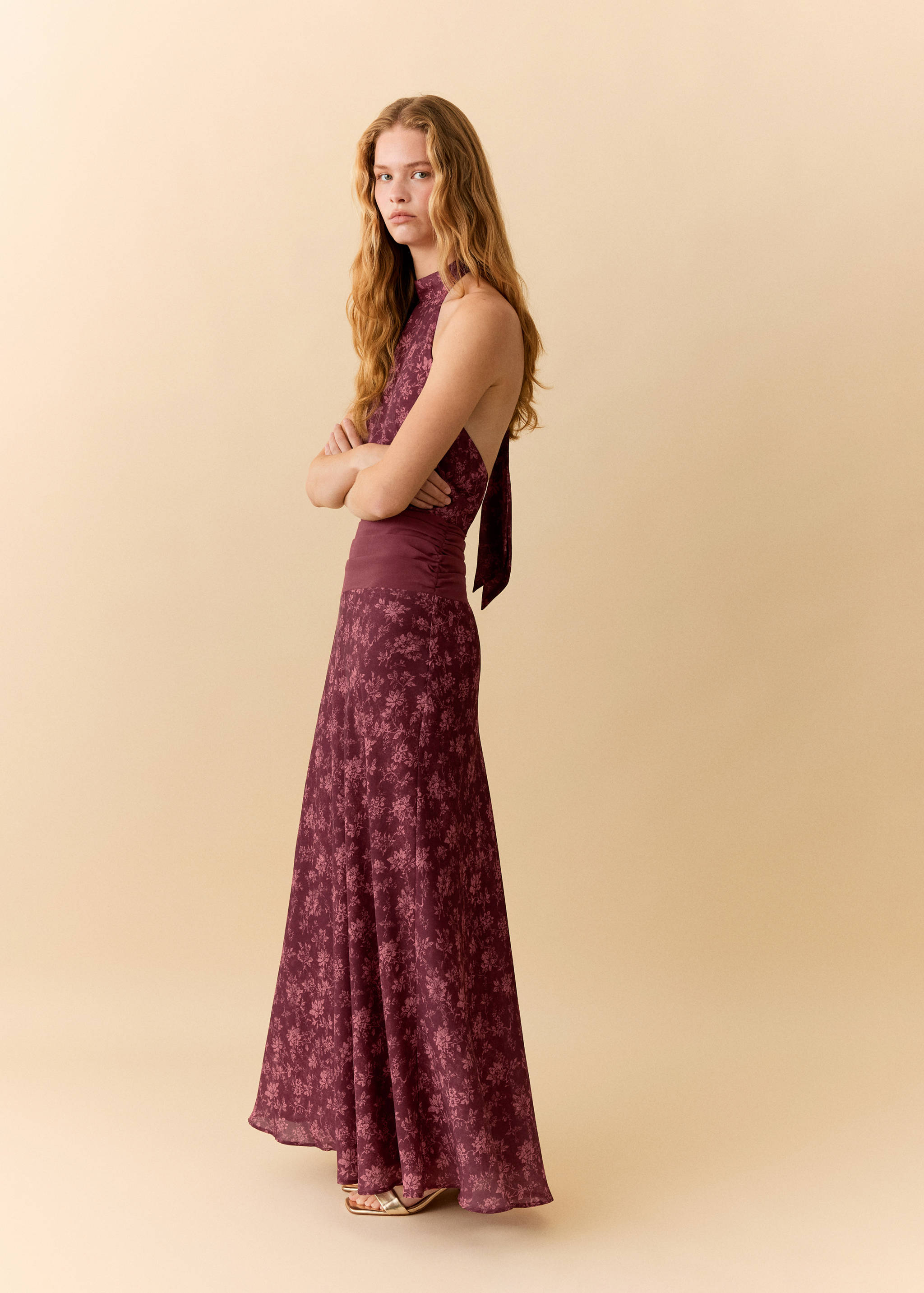 Halter-neck open-back dress - Details of the article 2