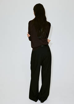 V-neck knit sweater — Chocolate 3