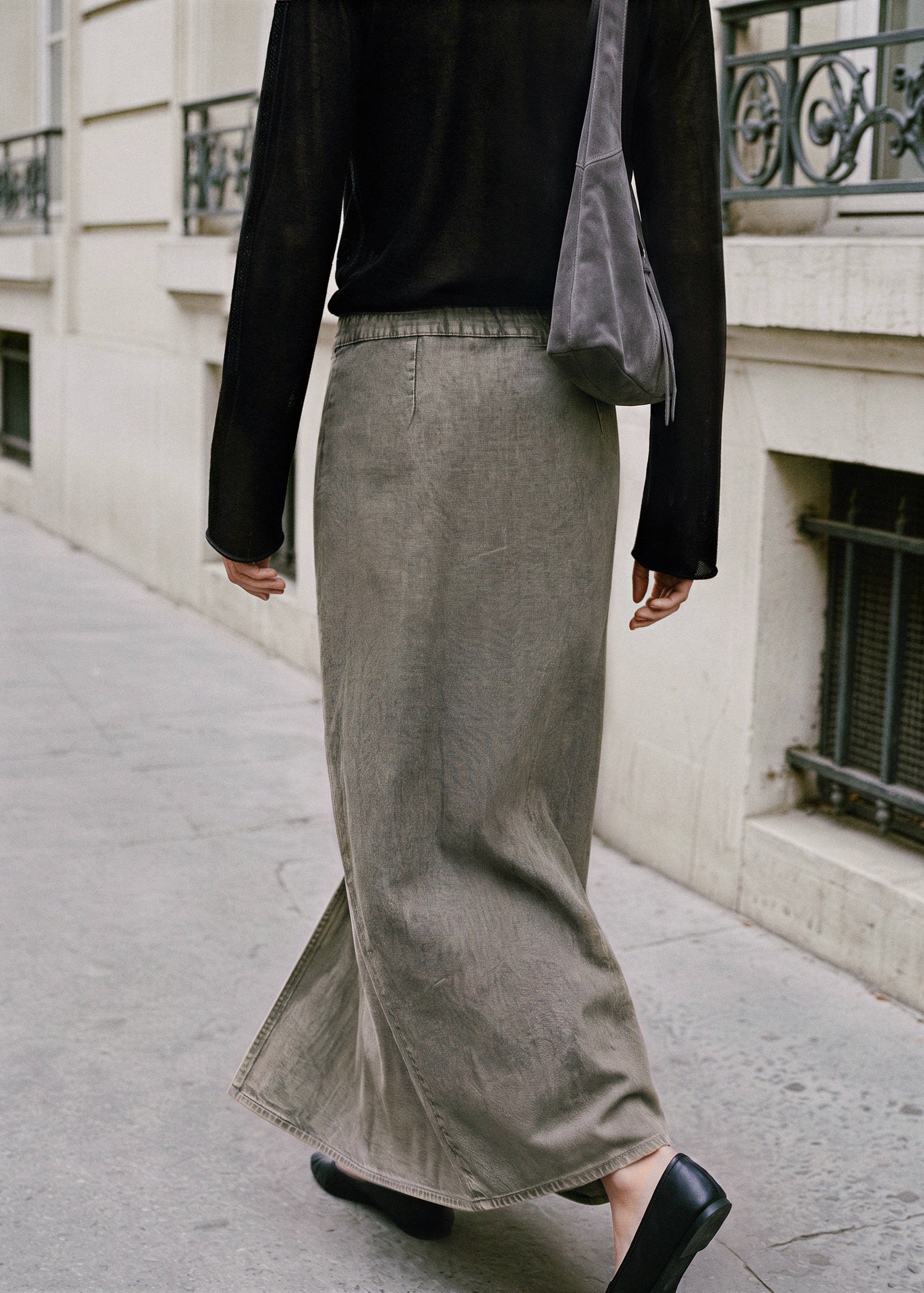 Slit denim skirt - Reverse of the article