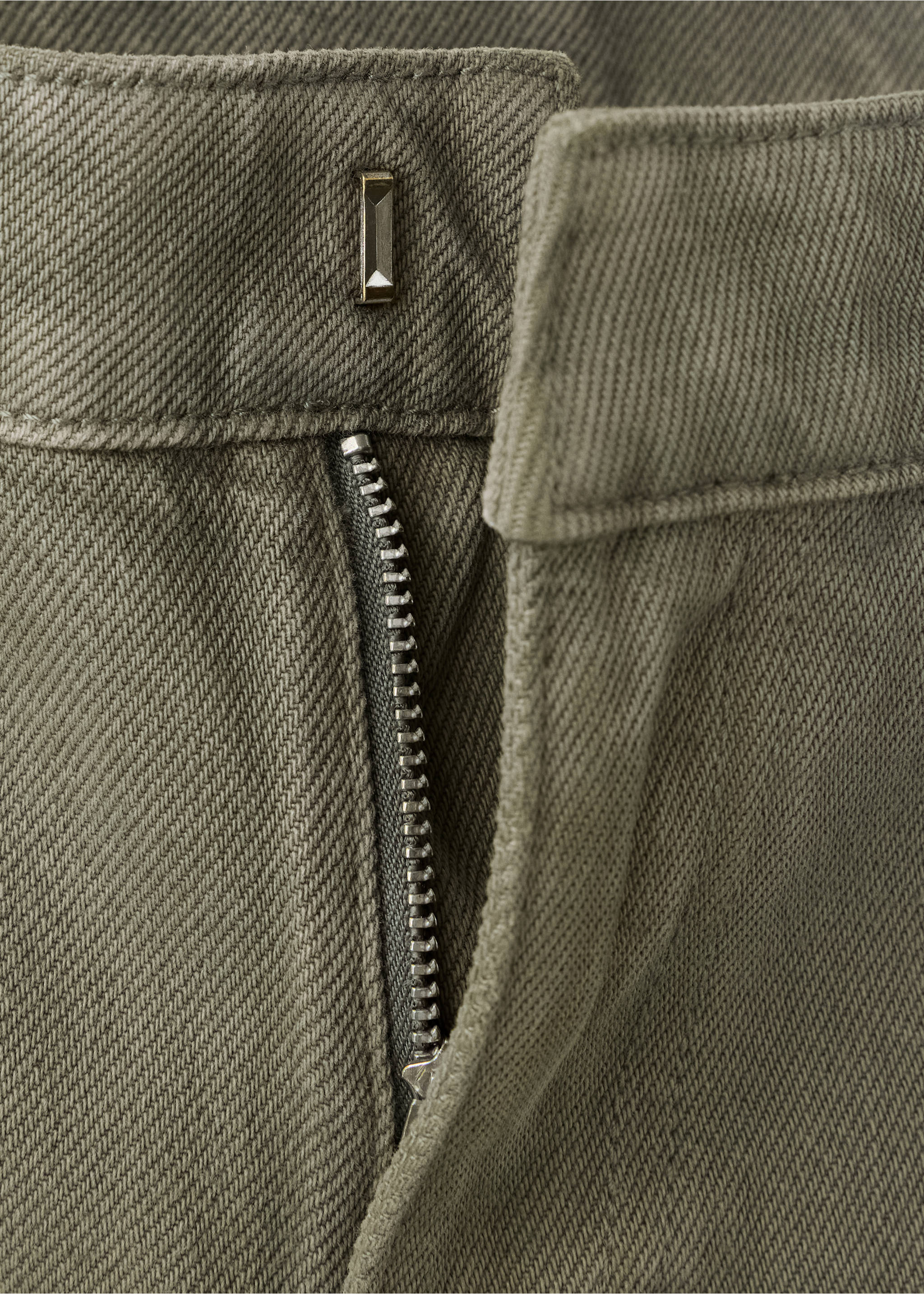 Low-waist jeans with buttons - Details of the article 0, Khaki. Ref: 37084793-00.