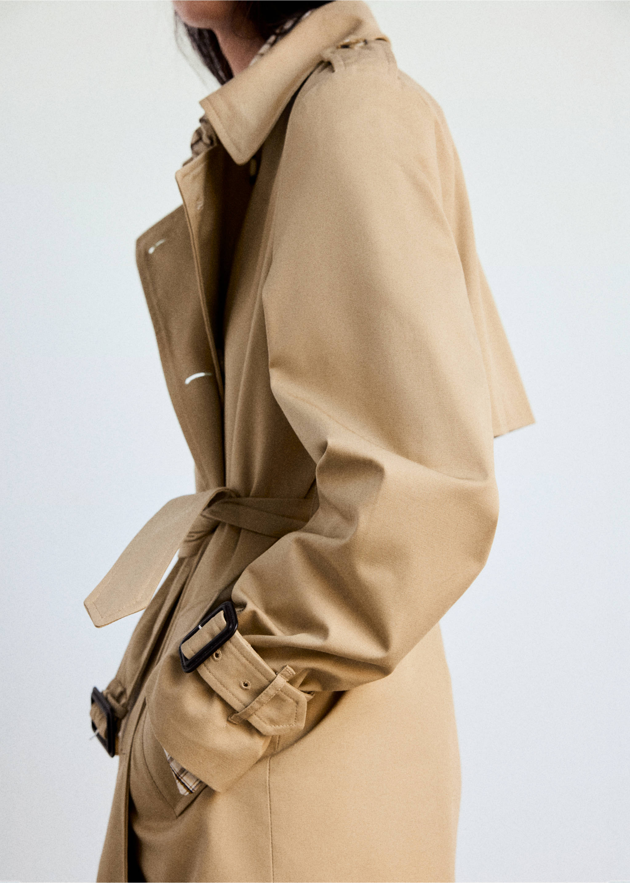 Long trench coat with belt - Details of the article 3, Beige. Ref: 37084795-00.