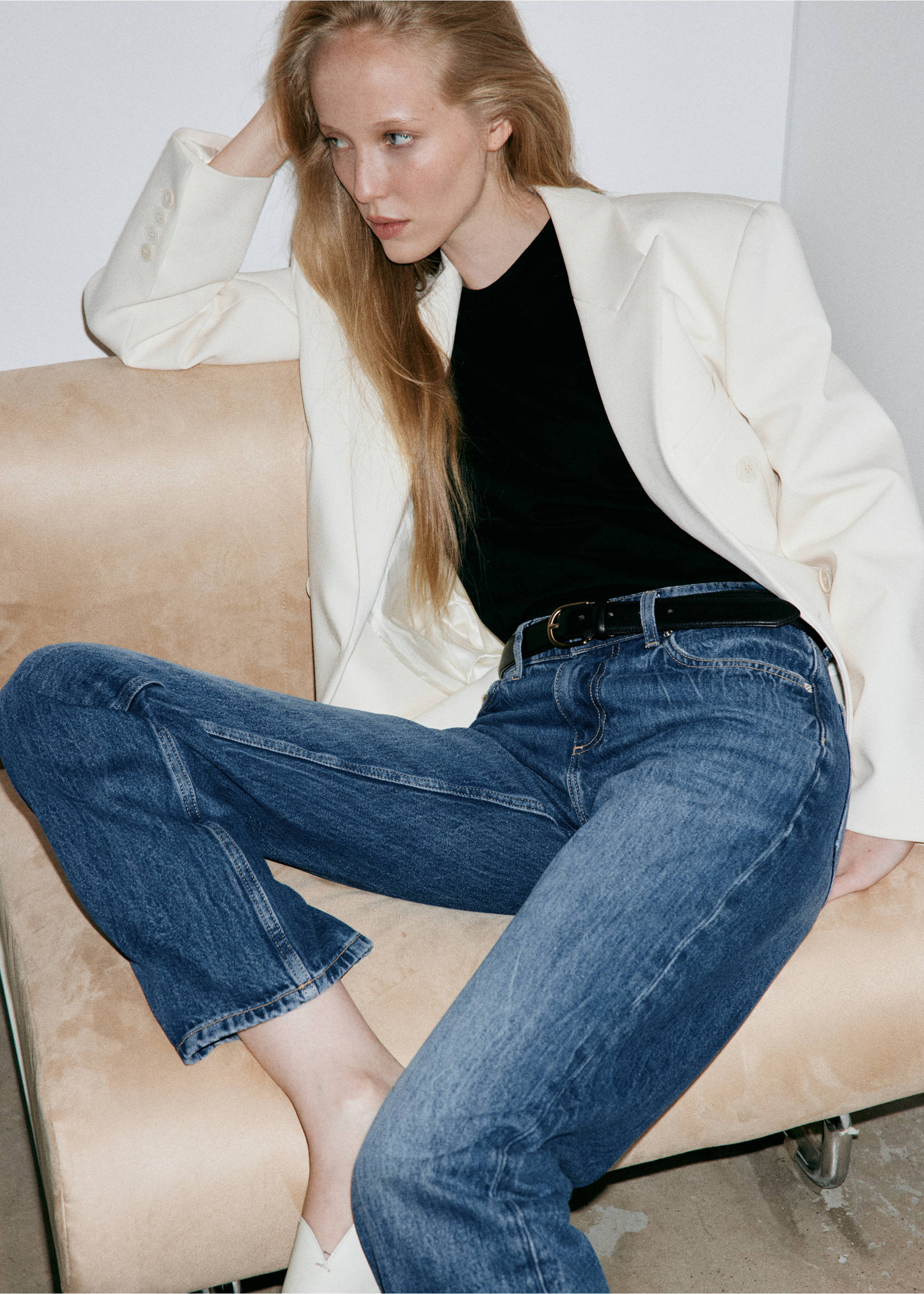 Low-rise slim jeans - Details of the article 2, Dark Blue. Ref: 37084801-01.