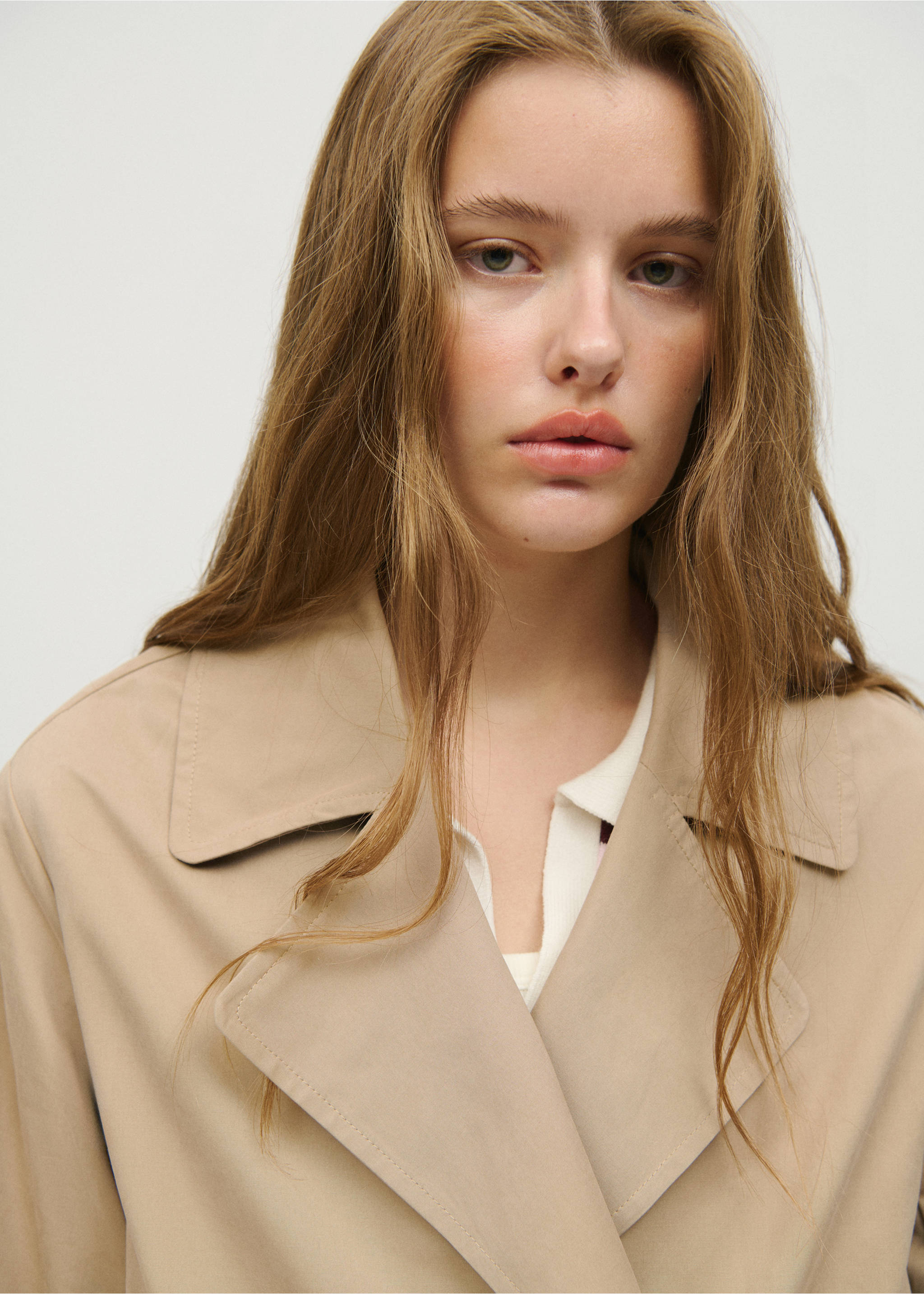 Double-breasted belted trench coat - Details of the article 1, Beige. Ref: 37085150-01.
