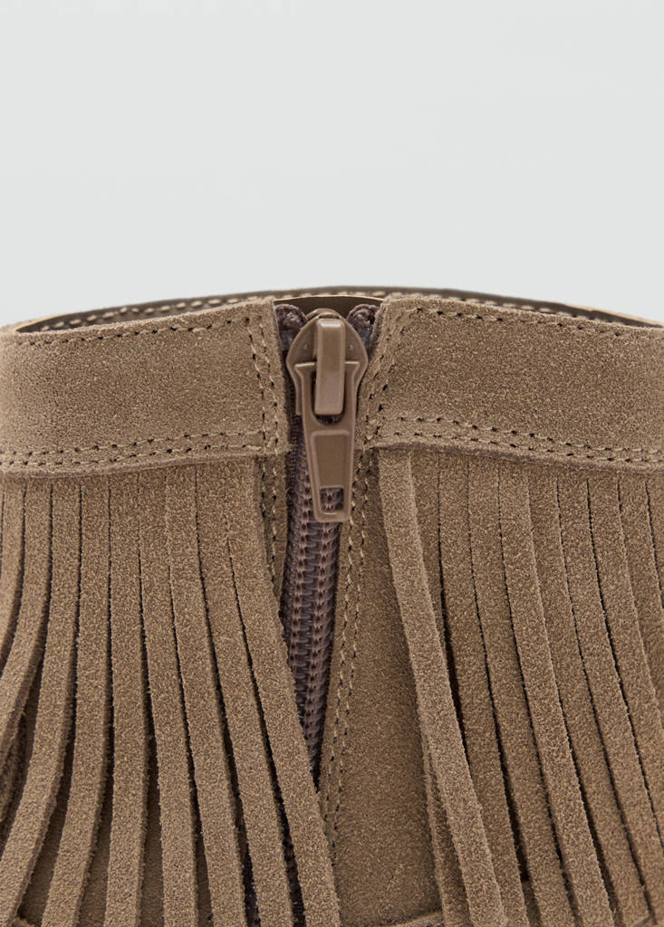 Fringed leather boots — Sand