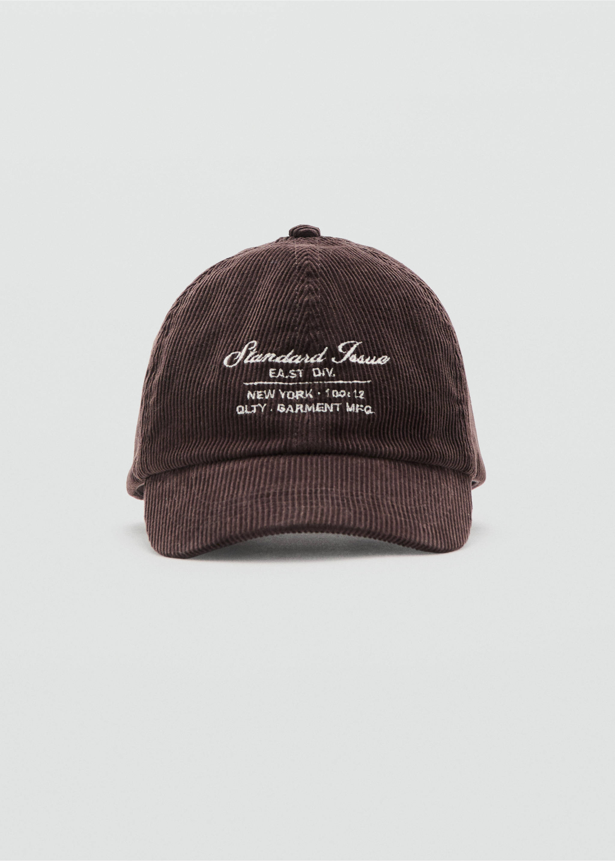 Casquette issue - Plan moyen, Chocolat. Ref: 37085159-00.