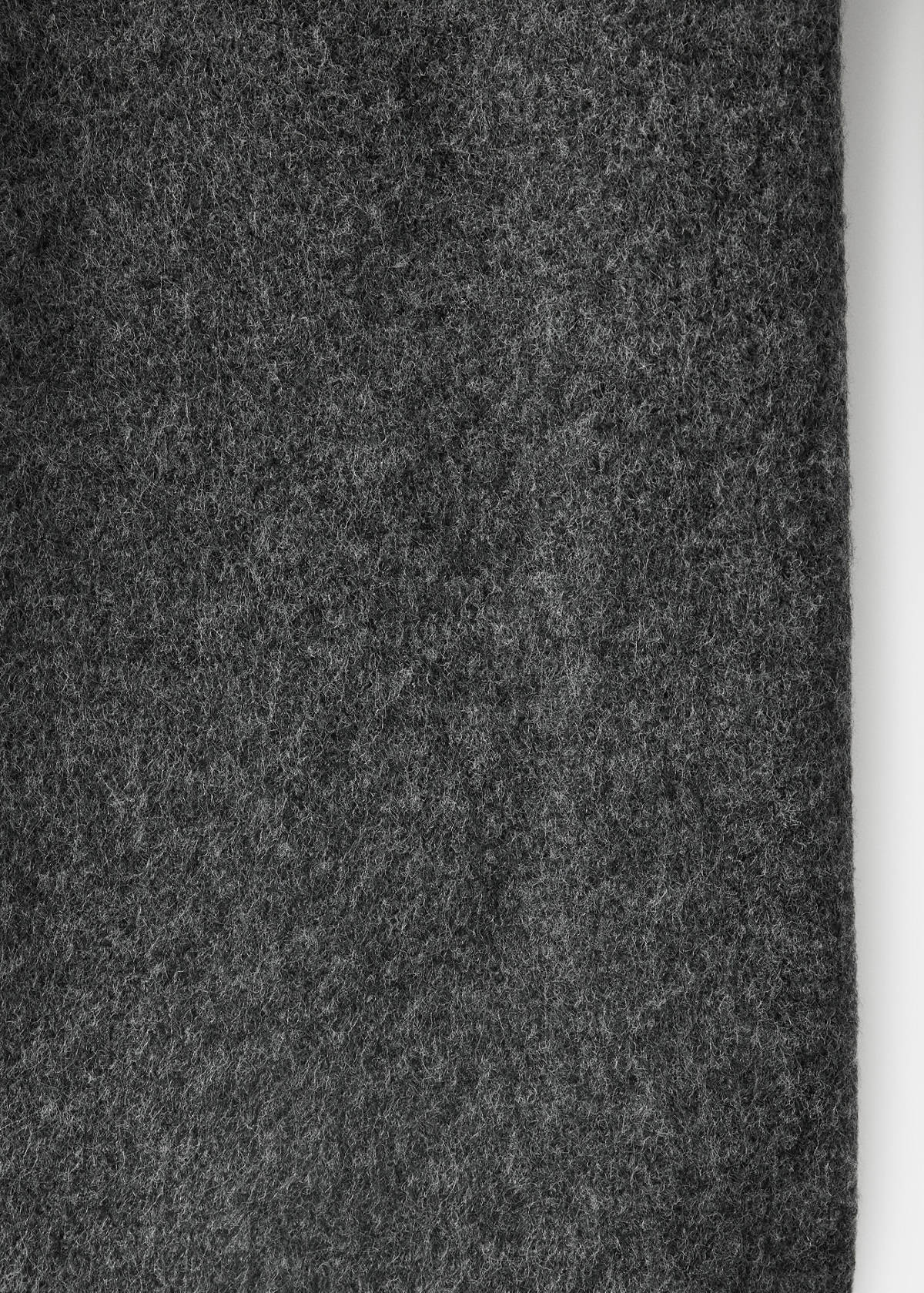 Straight knitted trousers — Charcoal