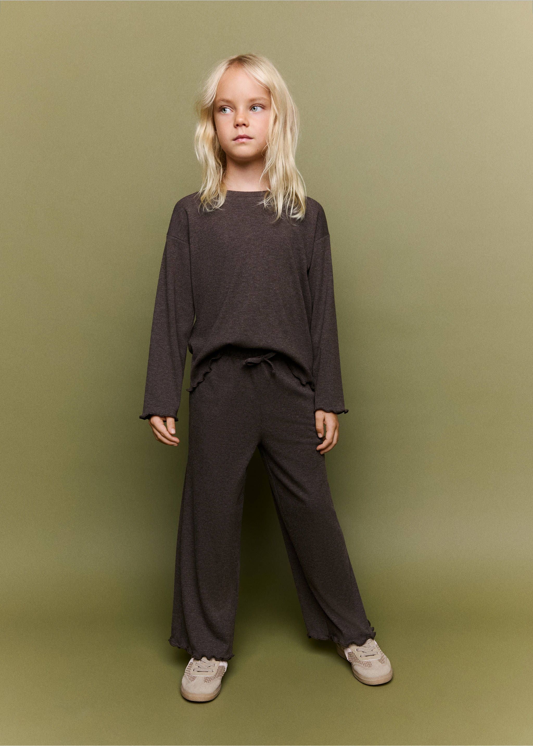 Pantalon en maille avec détails festonnés - Plan général, Chocolat. Ref: 37085162-00.
