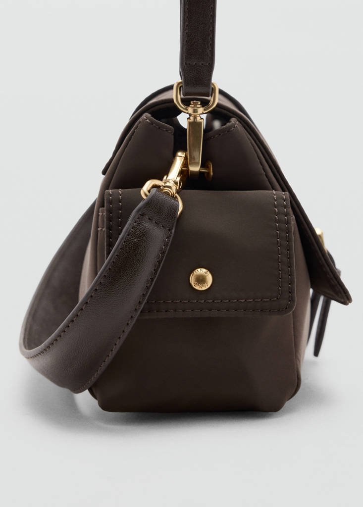 Shoulder bag with pockets and buckle — Chocolate
