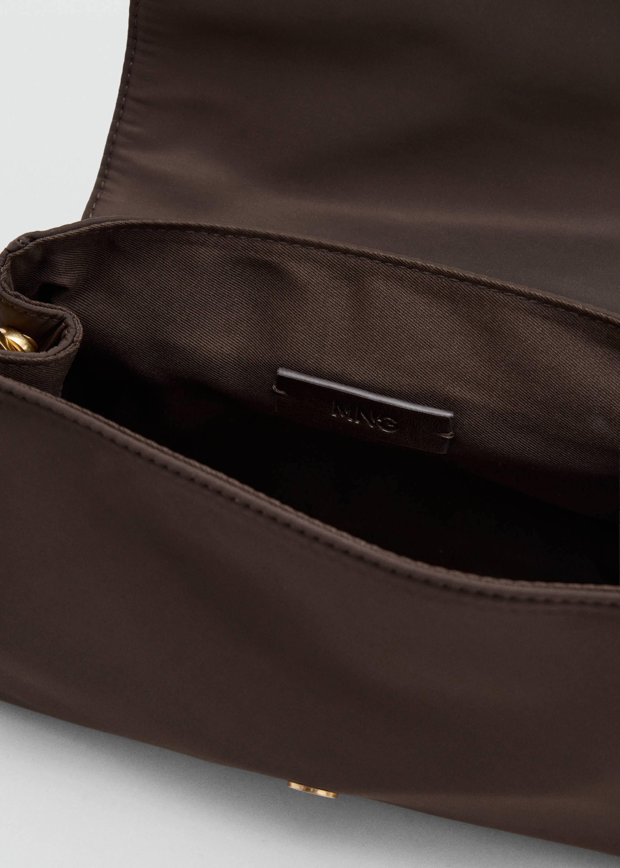 Buckle pocket shoulder bag - Details of the article 3