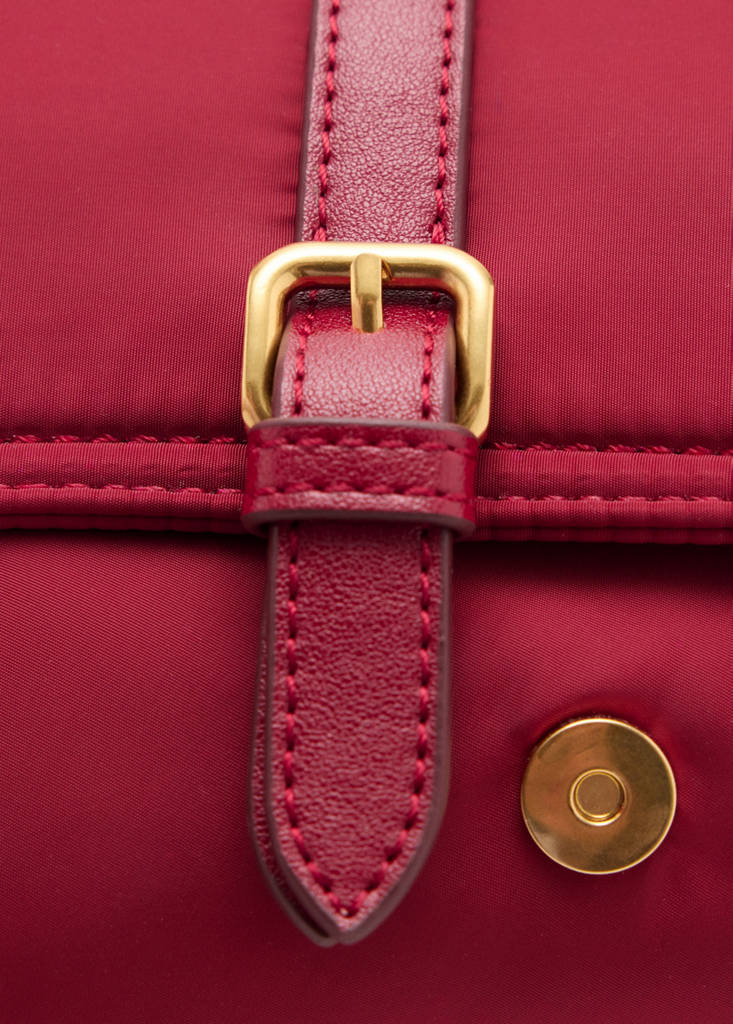 Shoulder bag with pockets and buckle — Red