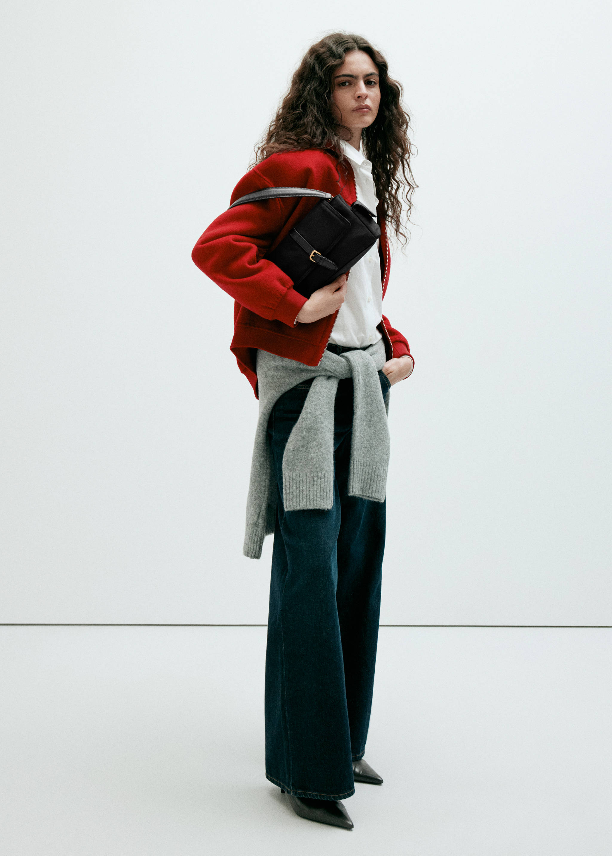 Shoulder bag with pockets and buckle - General plane
