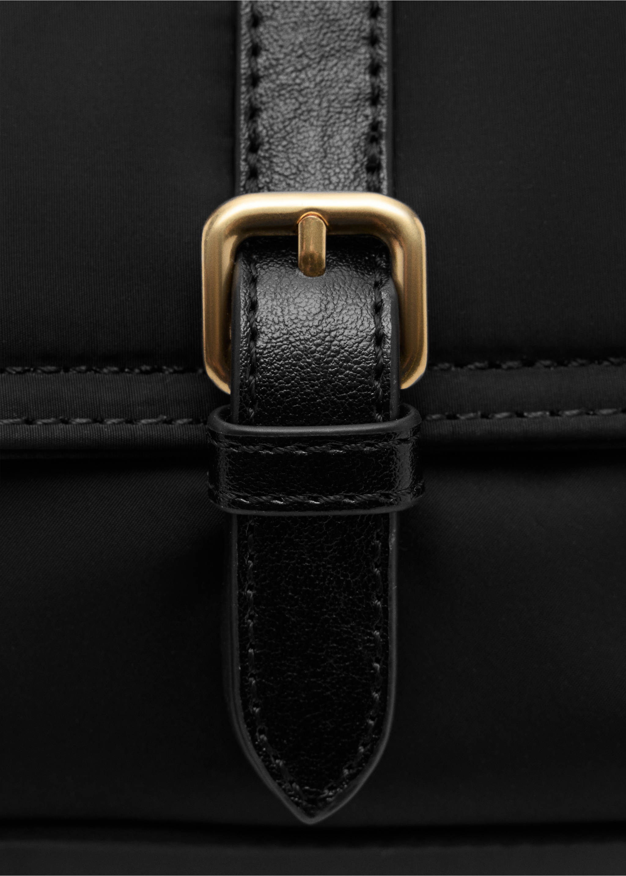 Buckle pocket shoulder bag - Details of the article 2, Black. Ref: 37085171-00.