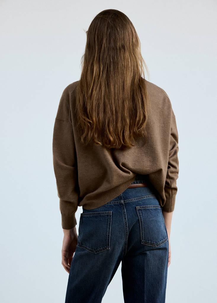 Oversized round-neck sweater — Medium Brown