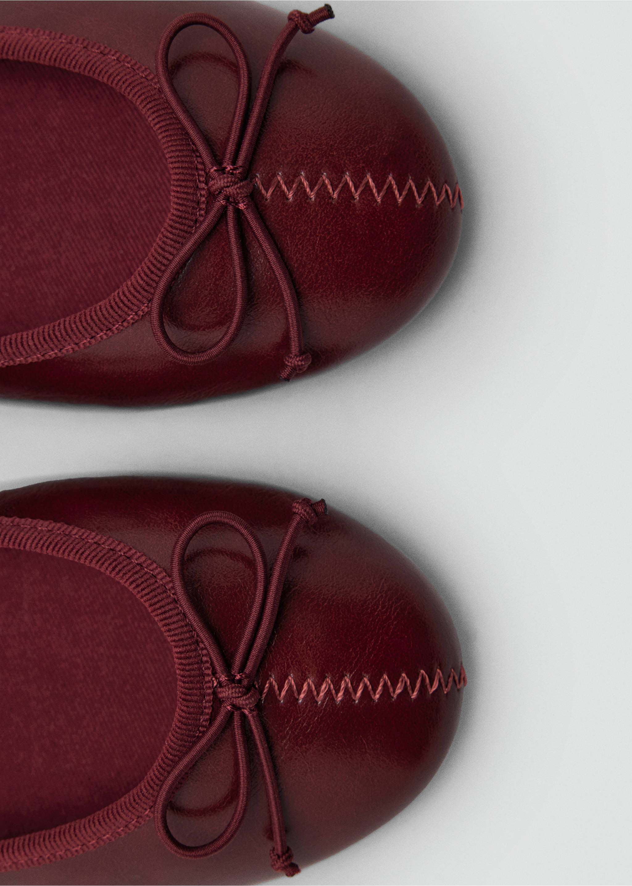 Bow ballerina - Details of the article 2, Burgundy. Ref: 37085838-00.