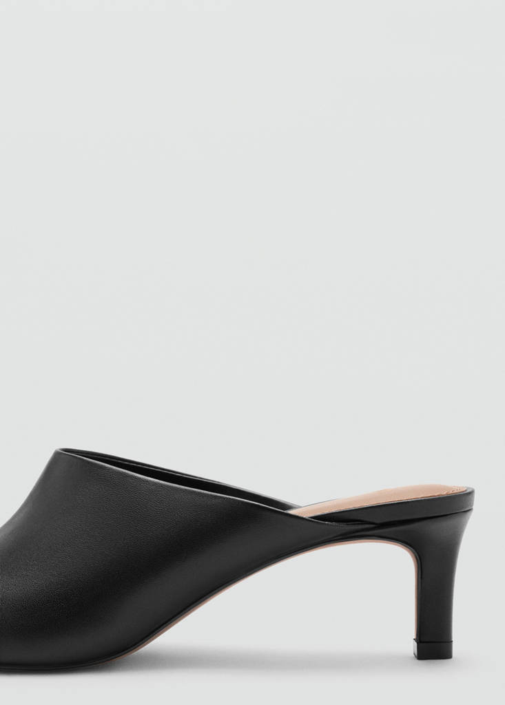 Heeled leather shoes — Black