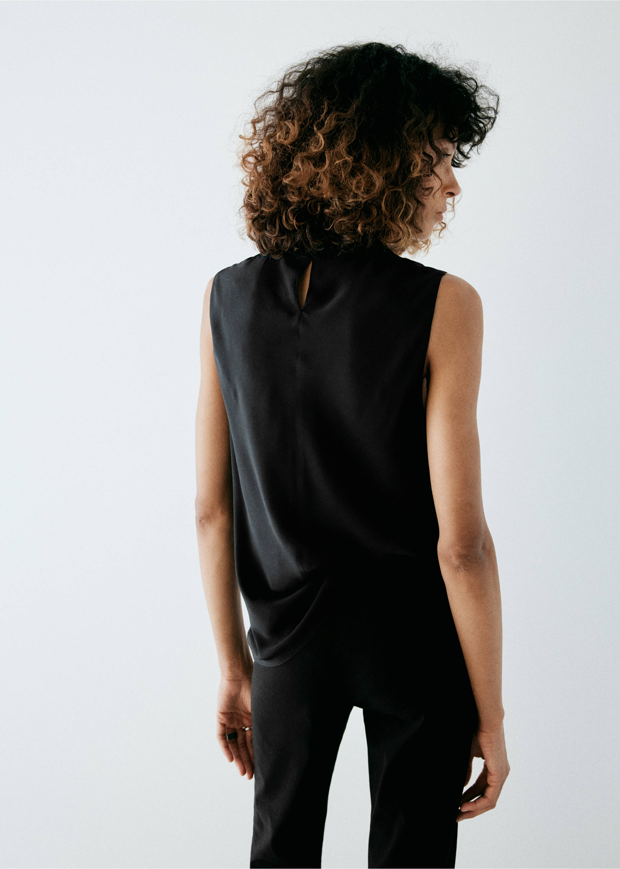 Top cuello alto drapeado - Reverso del artículo, Negro. Ref: 37085853-00.