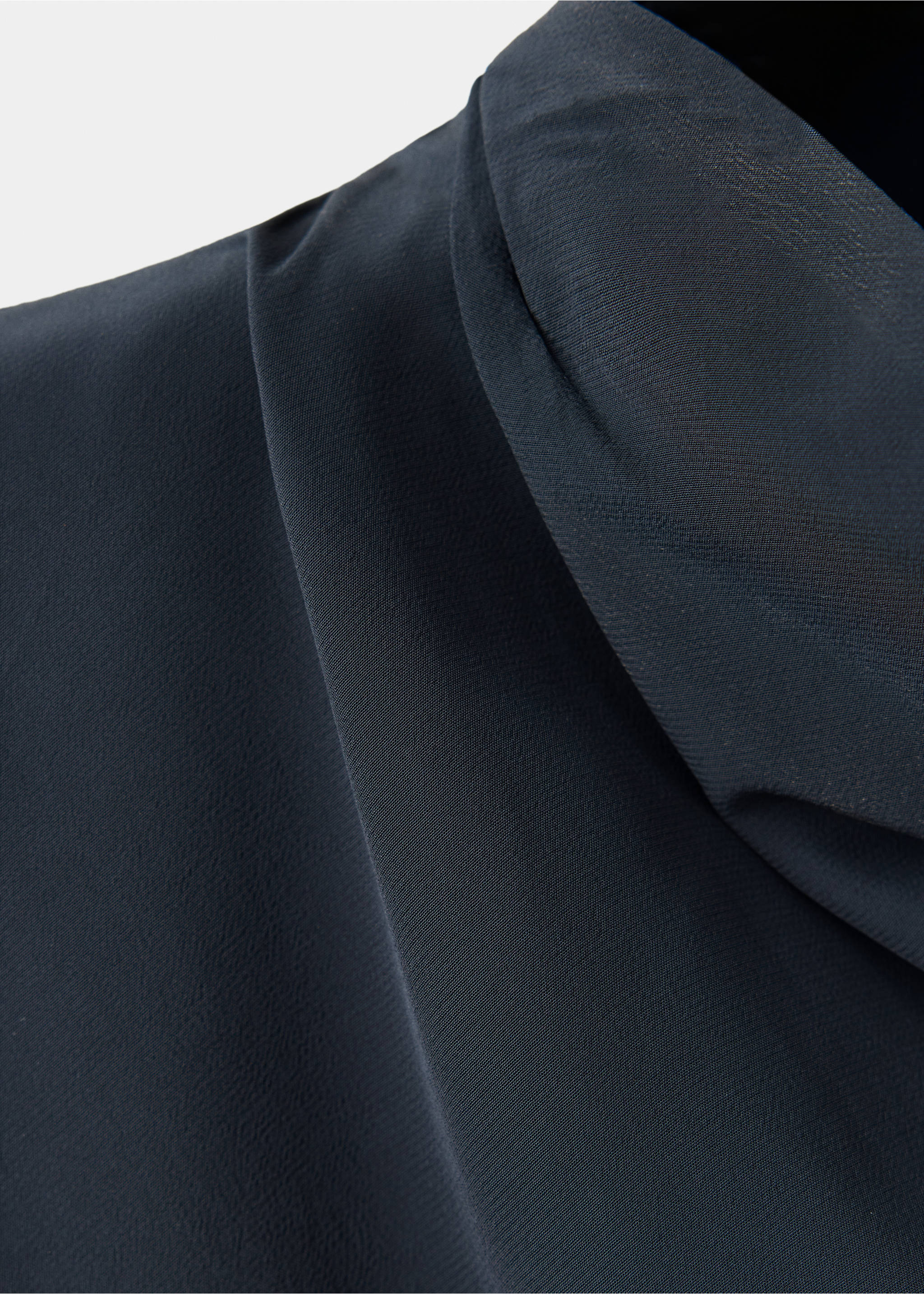Top cuello alto drapeado - Detalle del artículo 8, Negro. Ref: 37085853-00.