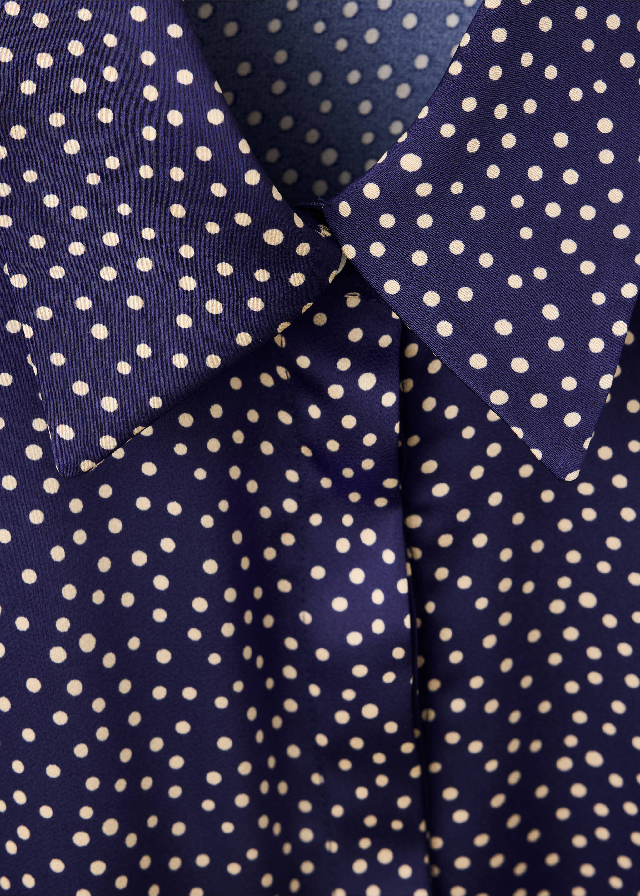 Polka-dot satin-finish shirt - Details of the article 8, Night Blue. Ref: 37085856-00.