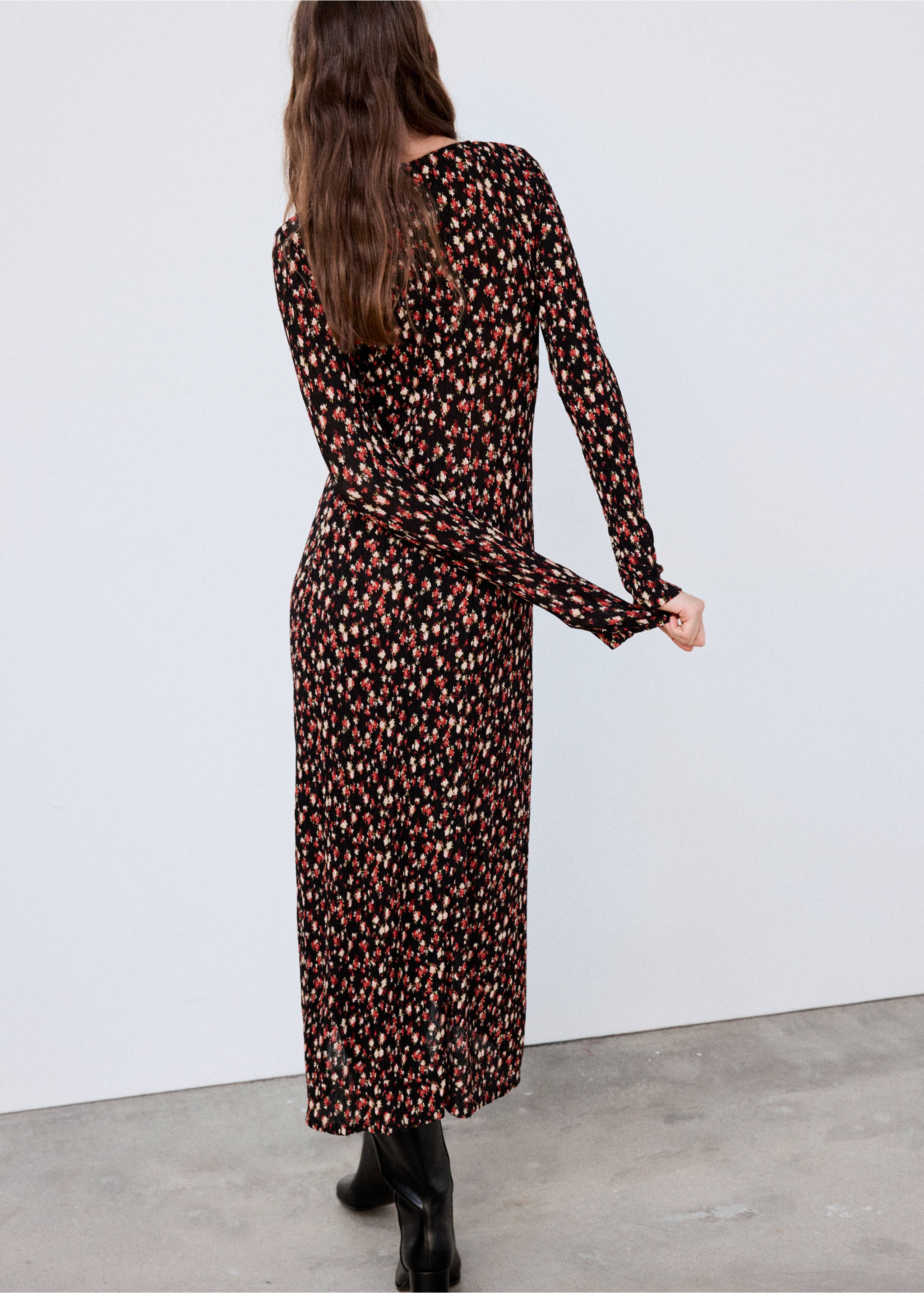 Printed pleated dress - Reverse of the article, Black. Ref: 37085859-00.