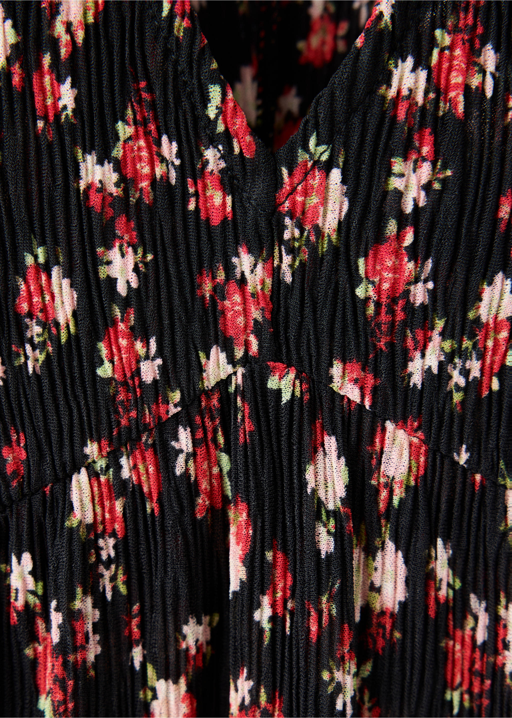 Printed pleated dress - Details of the article 8, Black. Ref: 37085859-00.