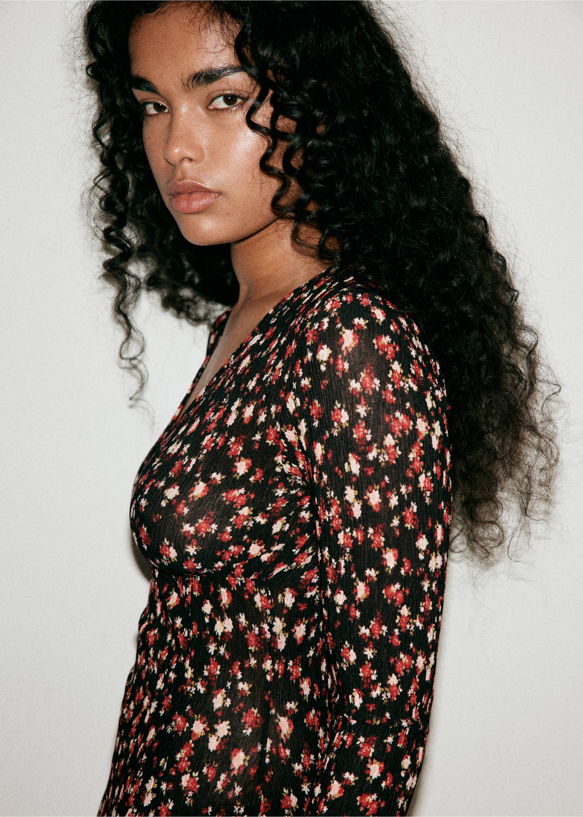 Printed pleated dress - Details of the article 4, Black. Ref: 37085859-00.